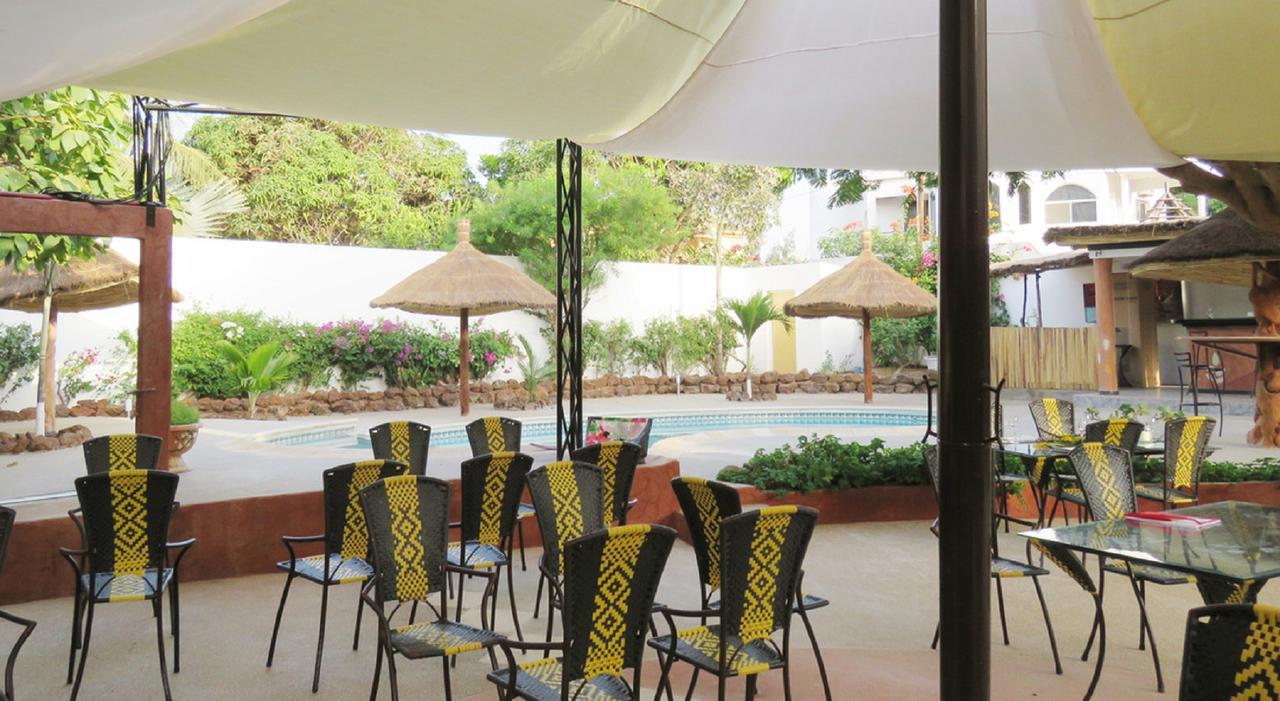 Le Lion Dort Hotel Somone Exterior photo